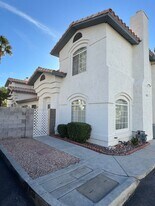 8221 Diamond Star Ct in Las Vegas, NV - Building Photo