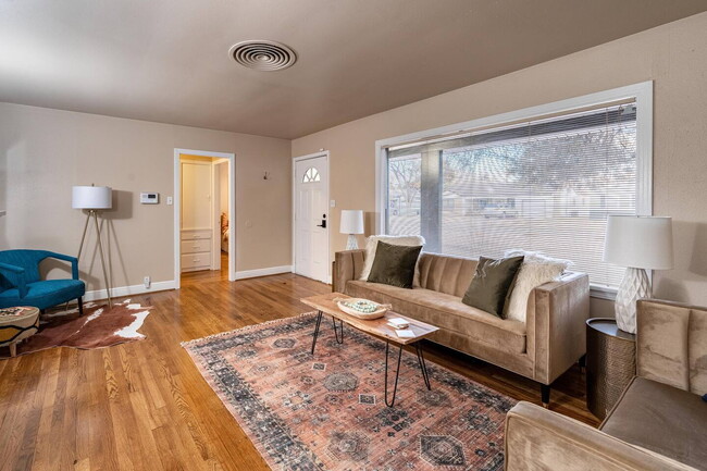 3418 28th St in Lubbock, TX - Foto de edificio - Building Photo