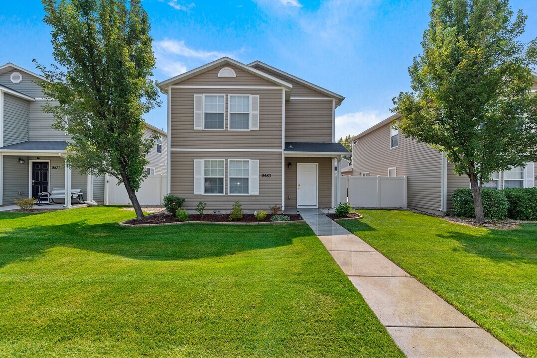 9483 W Weir Hollis Dr in Boise, ID - Building Photo