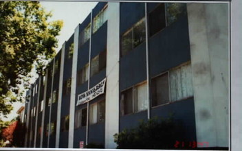 Gateway Apartments in San Jose, CA - Building Photo - Building Photo