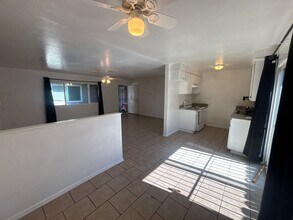 826 Astor Dr in Stockton, CA - Foto de edificio - Building Photo