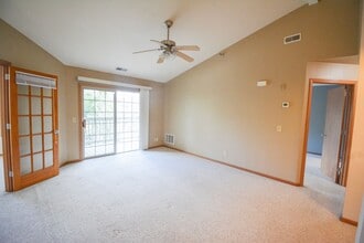 1915 Deerhaven Ln NE in Rochester, MN - Building Photo - Building Photo