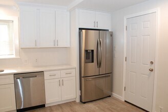 8 Sunset Rd in Wayland, MA - Building Photo - Building Photo