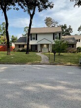 3113 Wilson Rd in Conroe, TX - Building Photo - Building Photo