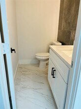 8127 St Louis St in Houston, TX - Building Photo - Building Photo
