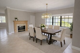 1105 Raintree Ln, Unit 52 in Wellington, FL - Foto de edificio - Building Photo