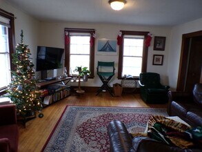 19 Oak St in Orono, ME - Building Photo - Building Photo