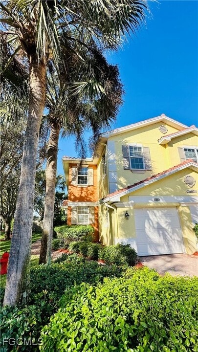 4400 Lazio Way in Ft. Myers, FL - Building Photo