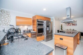 2950 NE 188th St in Aventura, FL - Building Photo - Building Photo