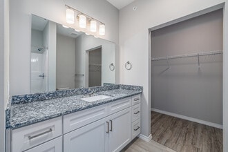 The Wayfarer in the Dale in Springfield, MO - Foto de edificio - Interior Photo