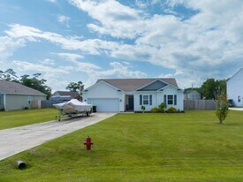 402 Saxby Wy in Holly Ridge, NC - Building Photo