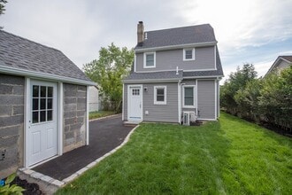 32 Linden Ave in Floral Park, NY - Foto de edificio - Building Photo