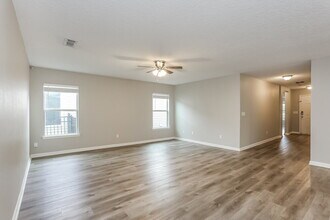 11755 Alexandra Dr in Jacksonville, FL - Foto de edificio - Building Photo