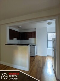 1350 N Dearborn St, Unit 308 in Chicago, IL - Building Photo - Building Photo