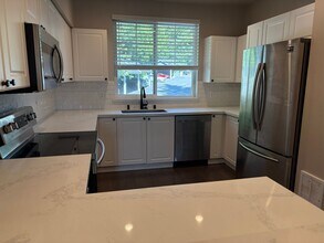 16125 Juanita Woodinville Way NE in Bothell, WA - Building Photo - Building Photo