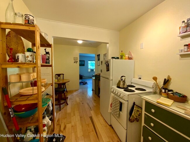 2 Huguenot St in New Paltz, NY - Building Photo - Building Photo