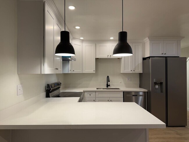 12531 SE 42nd St in Bellevue, WA - Building Photo - Building Photo