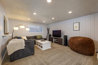 1416 S Hollow Dale Dr in Cottonwood Heights, UT - Building Photo - Building Photo