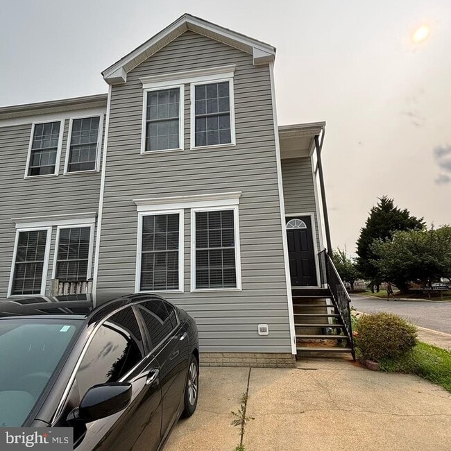 property at 45569 Knockeyon Ln