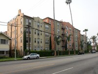Building Photo - Franklin Plaza Apartments in Los Angeles, California