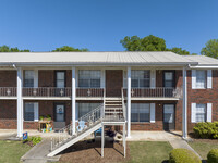 Fox Valley Apartments in Maylene, AL - Foto de edificio - Building Photo