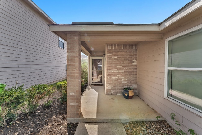 331 Cedron Chase in San Antonio, TX - Building Photo - Building Photo