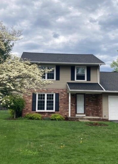 124 Riverview Dr in Elkins, WV - Building Photo