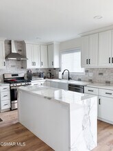 2042 Arcane St in Simi Valley, CA - Building Photo - Building Photo