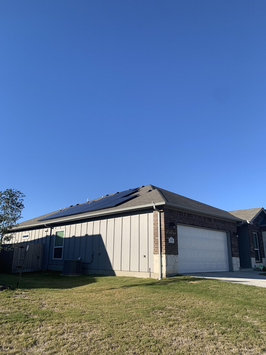 968 Aurora Grv Bnd in Temple, TX - Building Photo