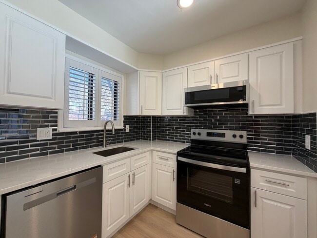 property at 2109 S Rosewood St