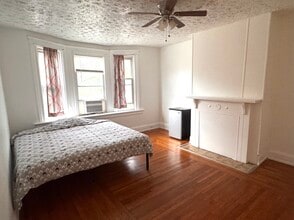 2314 Highland Ave in Cincinnati, OH - Building Photo - Building Photo