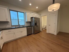 417 Cleveland St in Woodland, CA - Foto de edificio - Building Photo