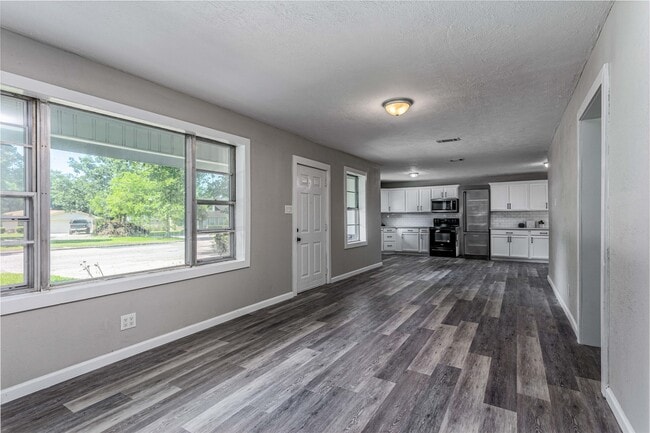 property at 608 W Lobit Ave