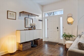 2132 W Schiller St in Chicago, IL - Building Photo - Building Photo