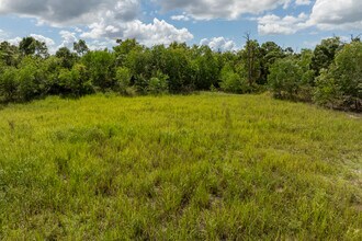 8260 Anglemoss Ct in Saint James City, FL - Building Photo - Building Photo