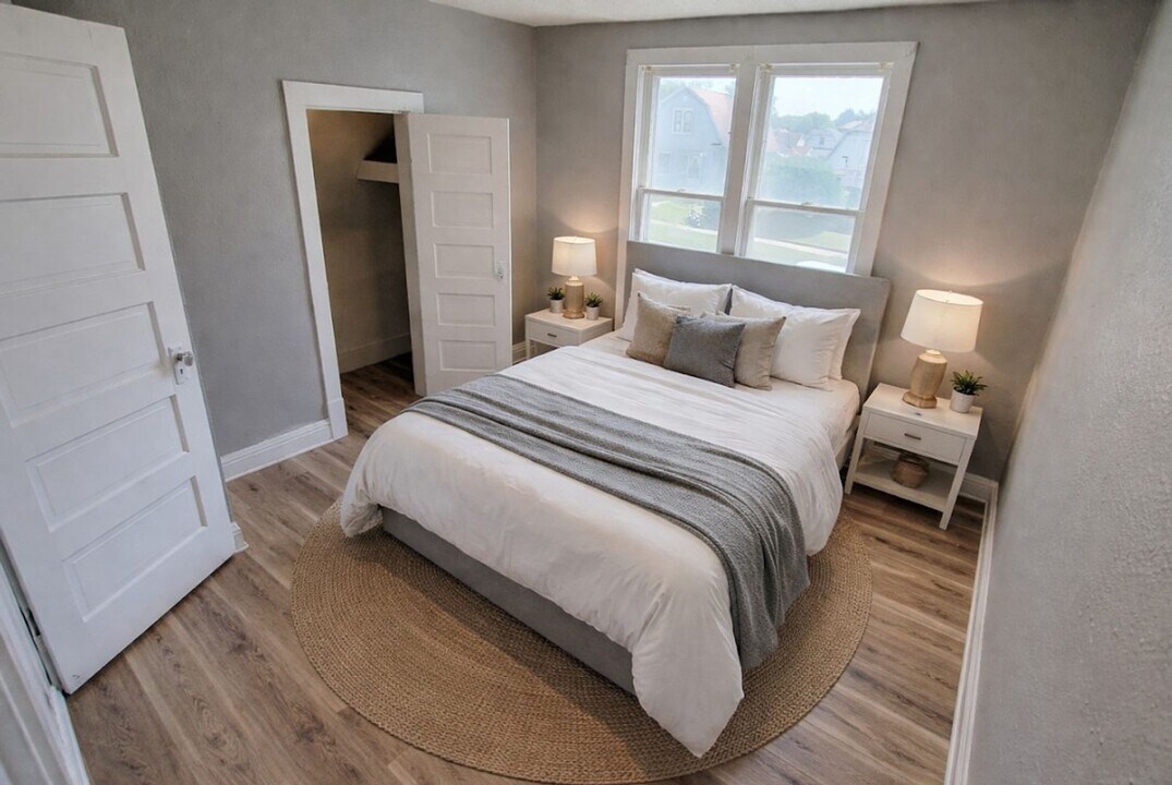 1113 Forest Ave in Waterloo, IA - Building Photo