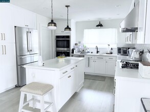 2313 Bundros Ct in Martinez, CA - Building Photo - Building Photo