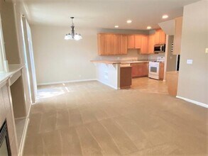 1407 NE 166th Ct in Shoreline, WA - Building Photo - Building Photo