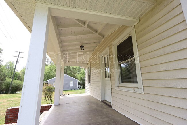 13003 W Patrick Henry Rd in Ashland, VA - Building Photo - Building Photo