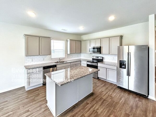 property at 517 Samuel Lee Ln