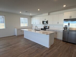 27218 Pennywhistle in Menifee, CA - Building Photo - Building Photo