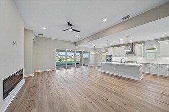 8387 Windbound Ct in Sarasota, FL - Building Photo - Building Photo