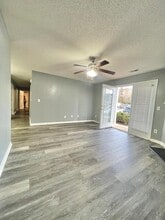 7137 W Friendly Ave in Greensboro, NC - Building Photo - Building Photo