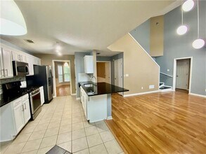 9020 Friarbridge Dr in Suwanee, GA - Building Photo - Building Photo