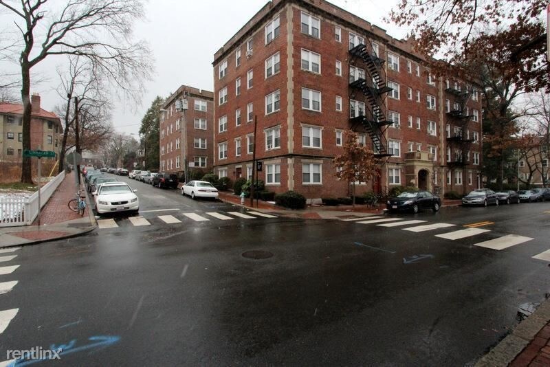 15 Linnaean St-Unit -Apt 12A in Cambridge, MA - Building Photo
