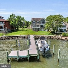 2260 Lake Dr in Pasadena, MD - Building Photo - Building Photo