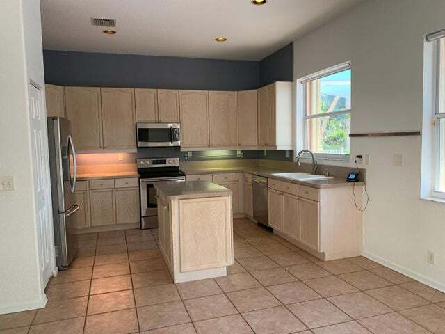 5202 Victoria Cir in West Palm Beach, FL - Building Photo - Building Photo