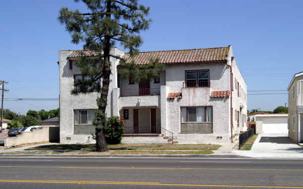 8808 S Crenshaw Blvd in Inglewood, CA - Foto de edificio