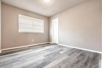 916 Delmar Cir in Moore, OK - Building Photo - Building Photo