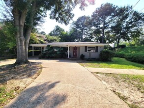 558 Karen Rd, Unit 1 in Montgomery, AL - Foto de edificio - Building Photo